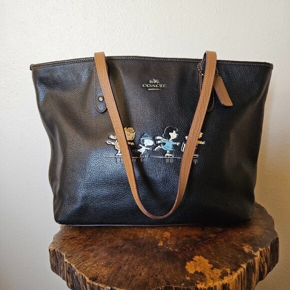 Coach x Peanuts Snoopy Tote Black Leather Ice Skating City Zip Bag - Picture 10 of 13
